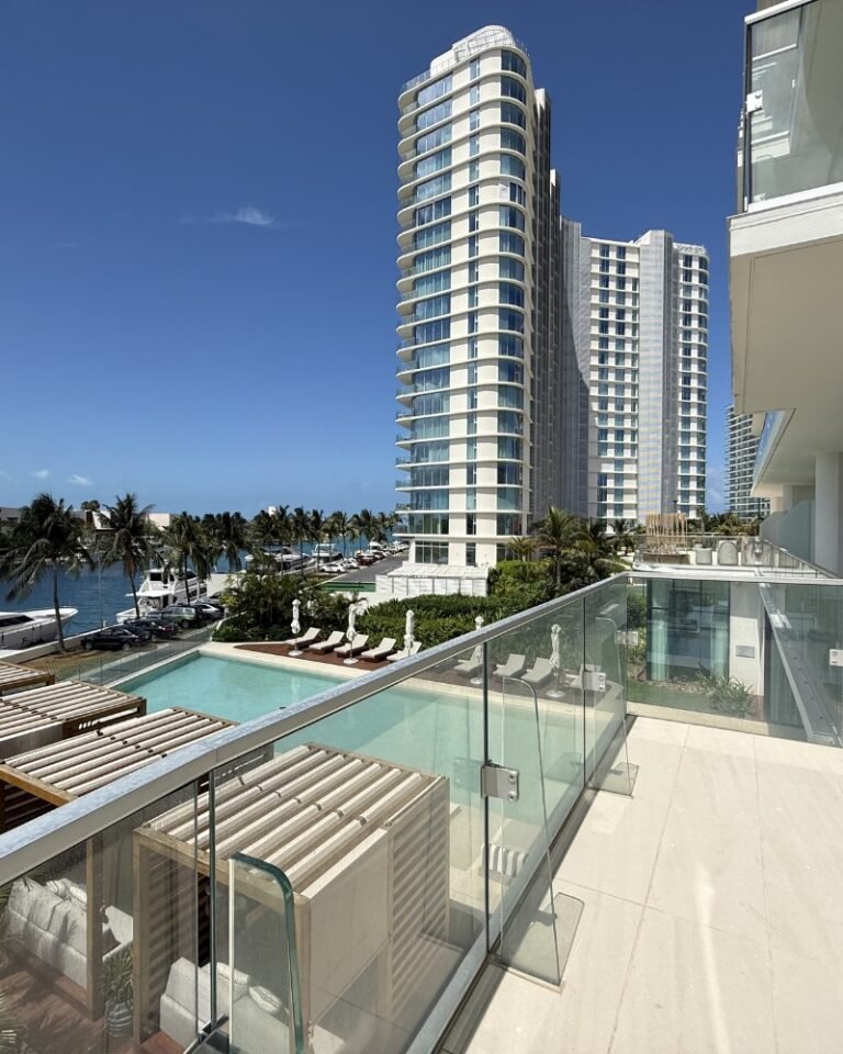 SLS Marina Beach Residencia 203