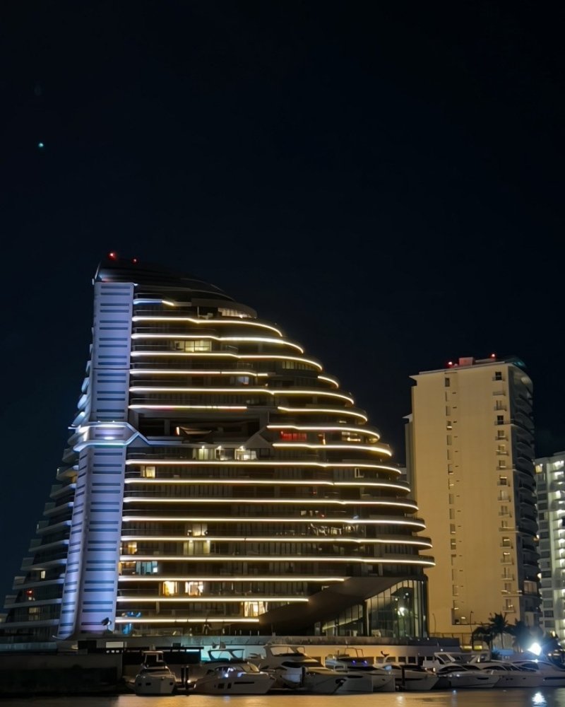 Shark Tower tronos luxury 1